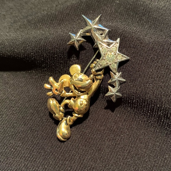 Disney marked Mickey Mouse Pin/brooch - Picture 2 of 4
